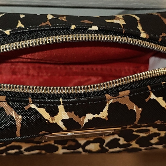 VICTORIA'S SECRET LEOPARD PRINTCROSSBODY BAG - Picture 5 of 13